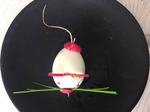 Midsommarmat för barnen - med ägg, rädisor och gräslök